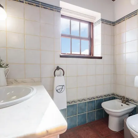 Facundo A Country house